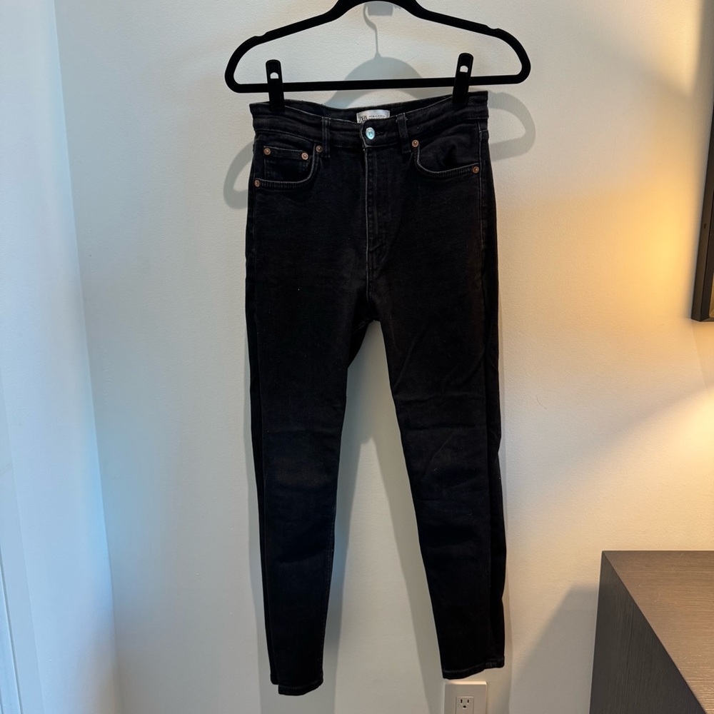 ZARA — SKINNY JEANS